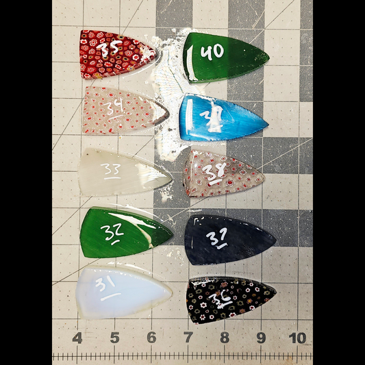 Page 4 Pendant / Arrowhead Preforms, Flintknapping Slabs.