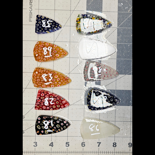 Page 9 Pendant / Arrowhead Preforms, Flintknapping Slabs.