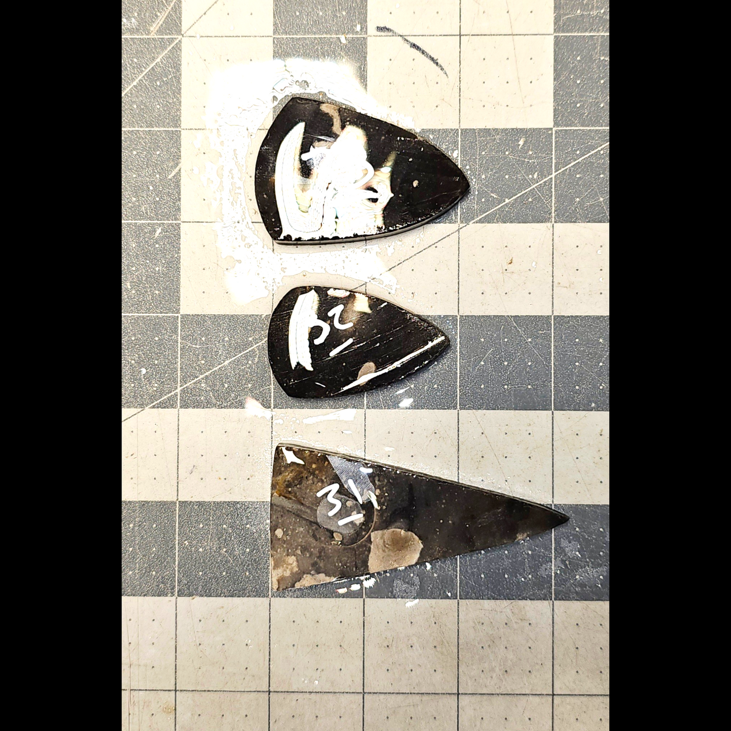 Page 4 English Flint Preforms, Flintknapping Slabs.