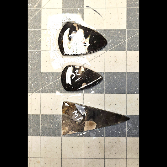 Page 4 English Flint Preforms, Flintknapping Slabs.