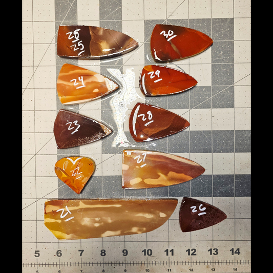 Page 3 Mookite Preforms, Flintknapping Slabs.