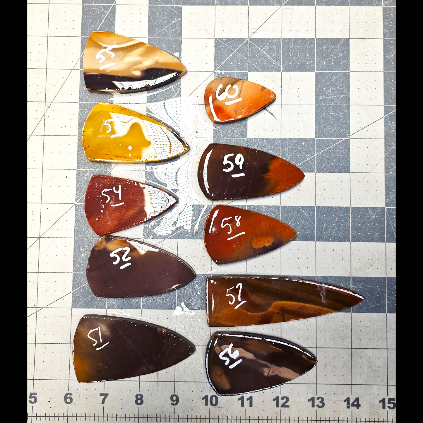 Page 6 Mookite Preforms, Flintknapping Slabs.