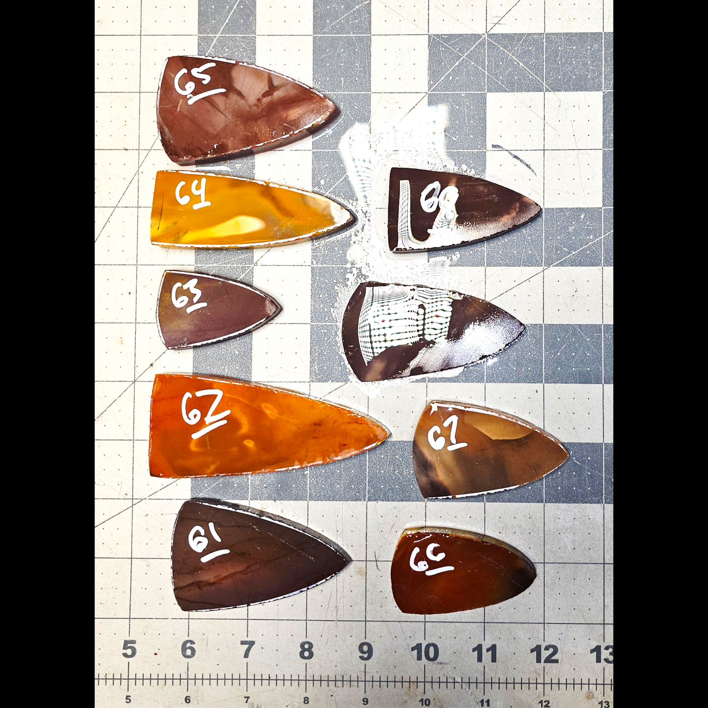 Page 7 Mookite Preforms, Flintknapping Slabs.